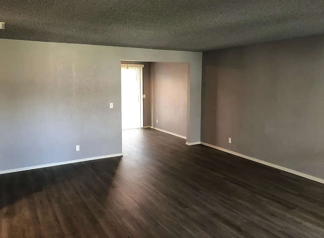 2 bed, 915 sqft, $2,000 — Photo 4