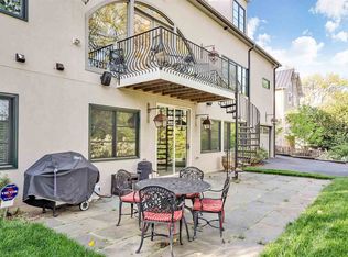 922 Rugby Rd, Charlottesville, VA 22903