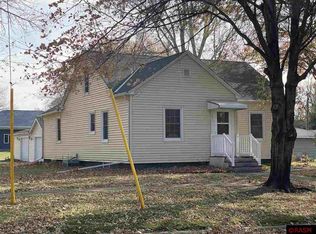 191 6th Ave NW, Wells, MN 56097