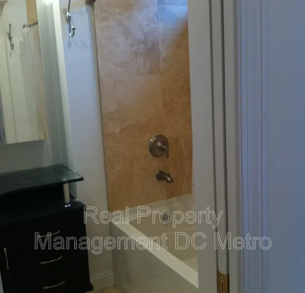 2131 Newport Pl NW #1 — Photo 5