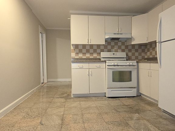 2nd image of 50-56 Bayville Ave #8