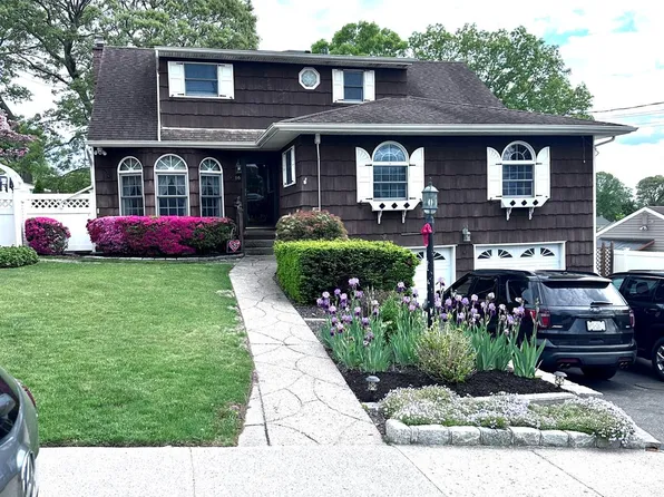 16 Carston Street, Selden, NY 11784