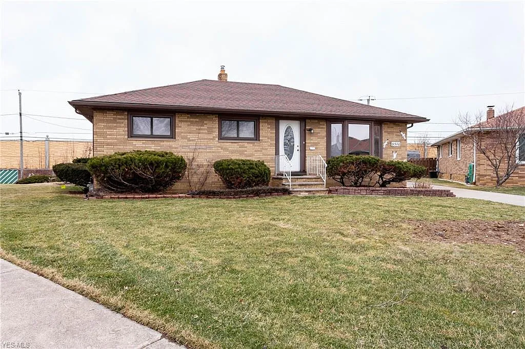 9570 Idlewood Dr photo 1