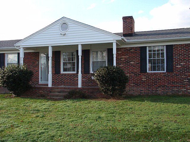 1st image of 202 Cellar Cove Ln