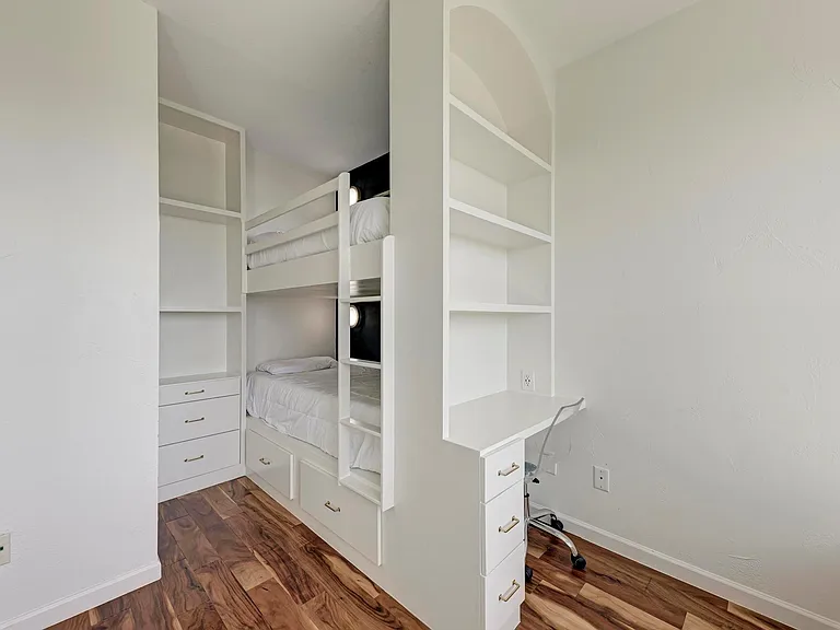 13803 Lake View Dr — Photo 37