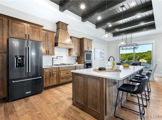 133 Shoreline Acres Dr, Camdenton, MO 65020