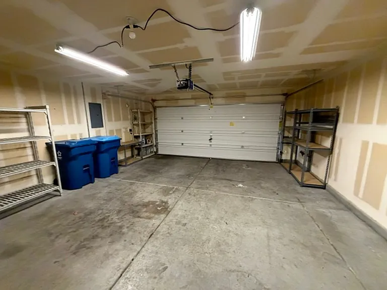 9940 S Brazos Bend St #1 — Photo 17