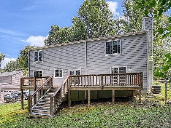 3rd image of 480 Barrington Dr W