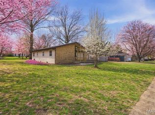 908 E 10th St #M, Mountain Grove, MO 65711
