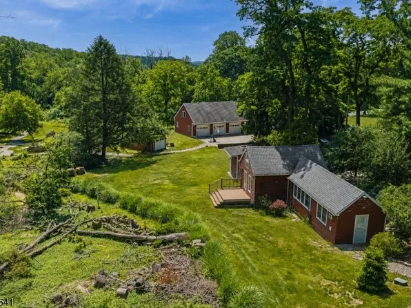 91 Academy St, Califon, NJ 07830