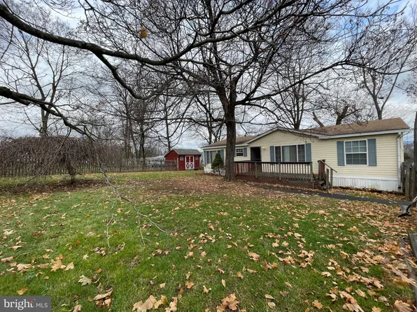 210 Union St, Douglassville, PA 19518