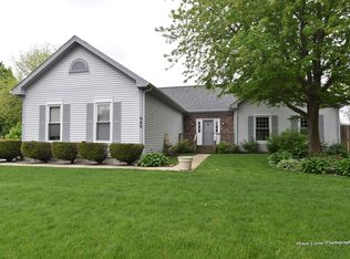 980 Hampshire Ln, Elgin, IL 60120