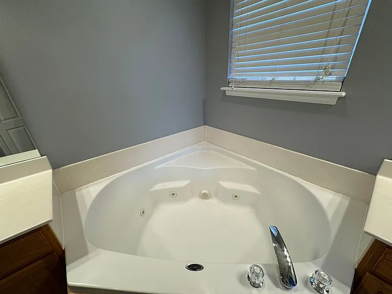 2603 Oakfield Dr — Photo 23
