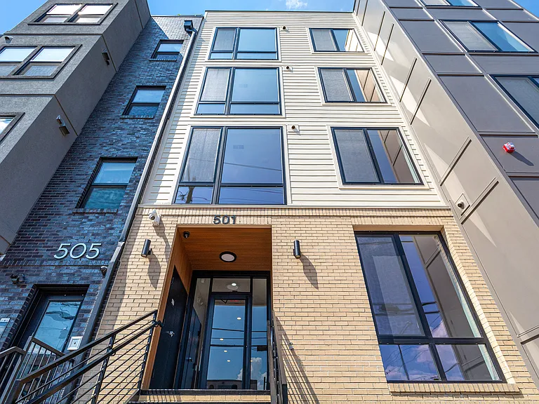 501 Kennedy Apartments — Photo 7