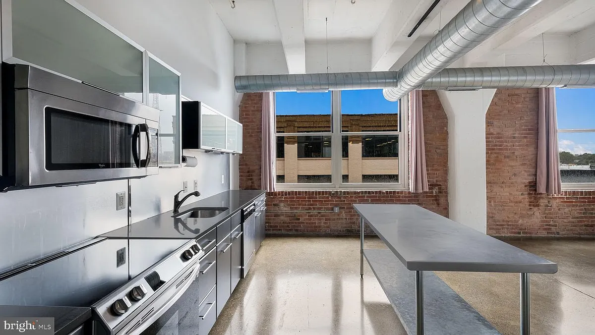 Building Photo - 444 N 4th St #401