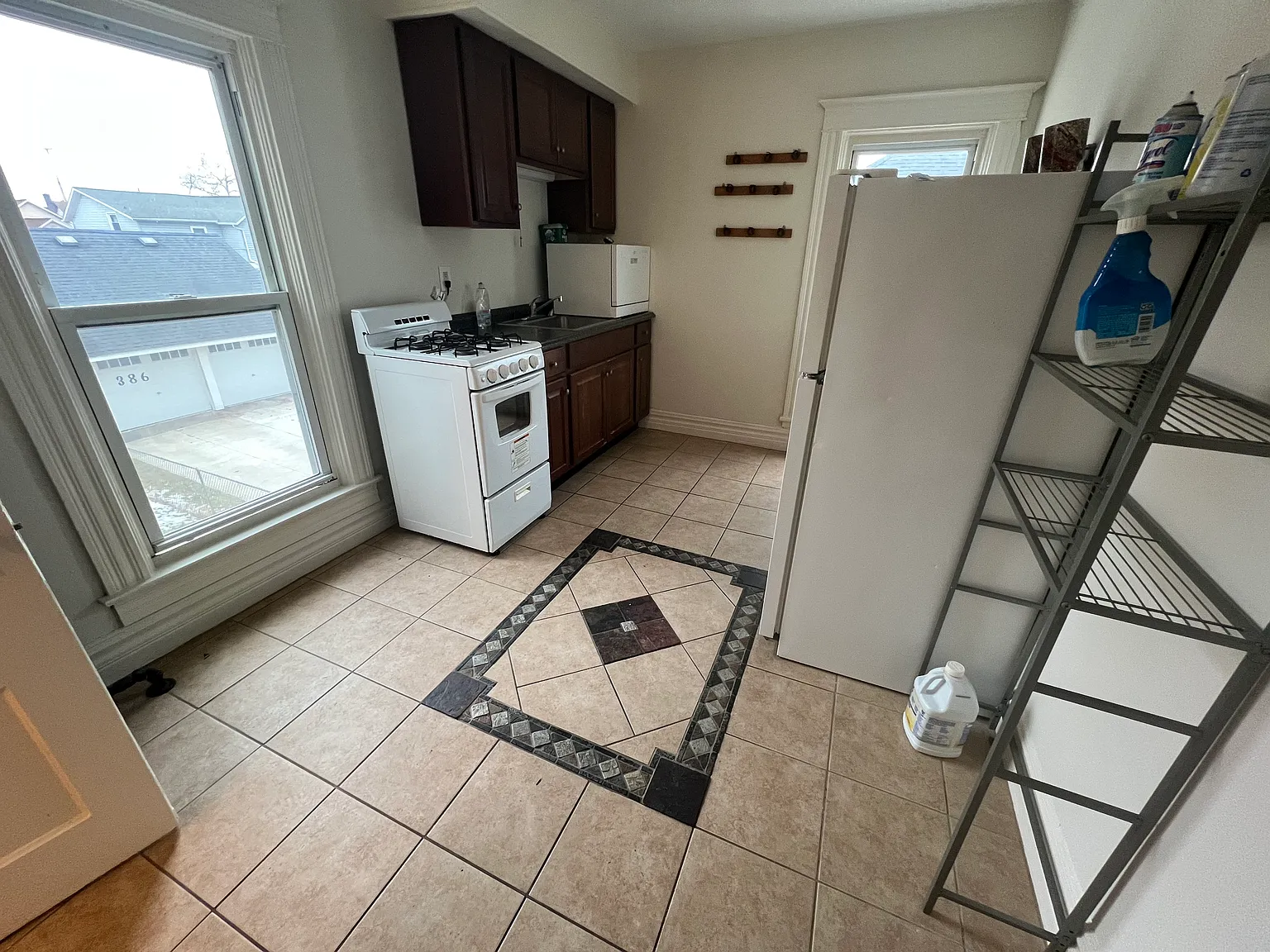 2 bed, $1,150 — Photo 3