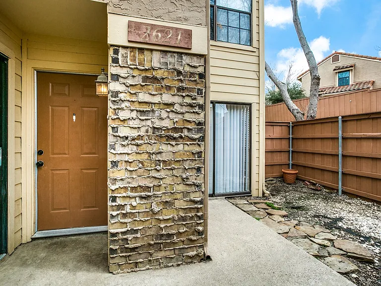 2621 Piedras Dr — Photo 12