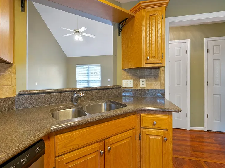 7037 Mooreland Ct — Photo 17