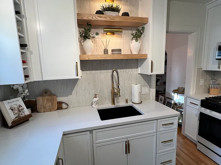 427 N Battin Ave — Photo 26
