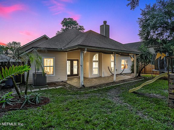 5th image of 11761 DONATO Drive