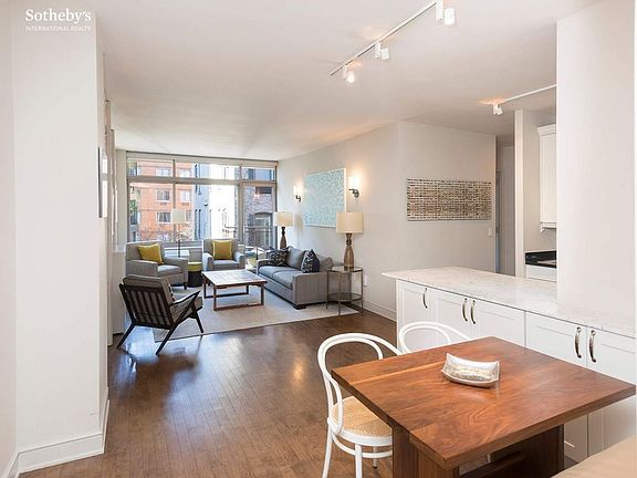 3rd image of 99 Jane St APT 6A