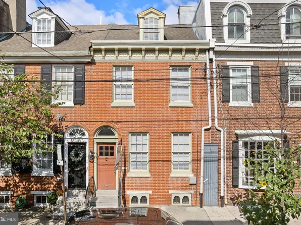 808 S 3rd St, Philadelphia, PA 19147