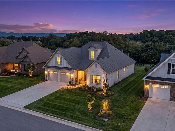 2nd image of 399 Merion Cir