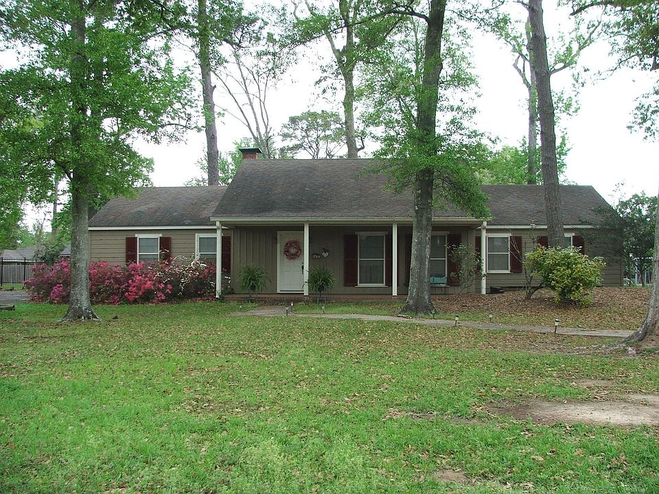 1st image of 818 Terry Ln
