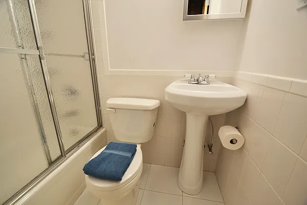 Rented by Smart City Real Estate LLC | media 28