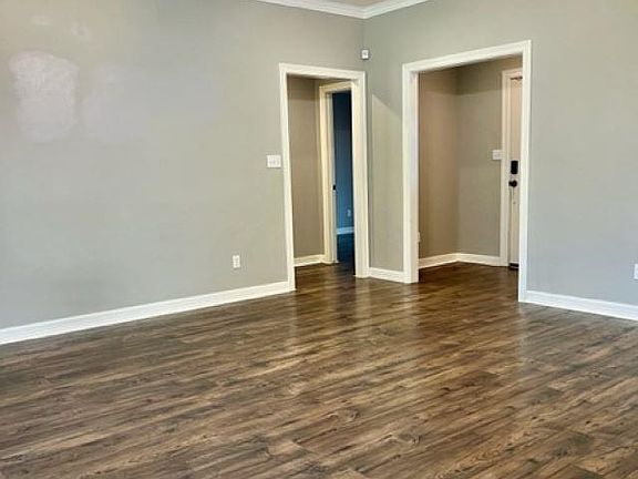 3rd image of 1127 Franklin Ave