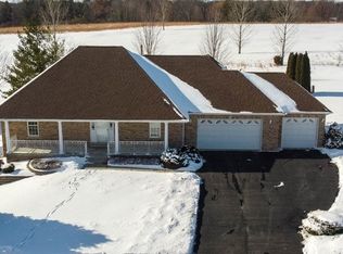 7122 W Ridge Ln, Cherry Valley, IL 61016