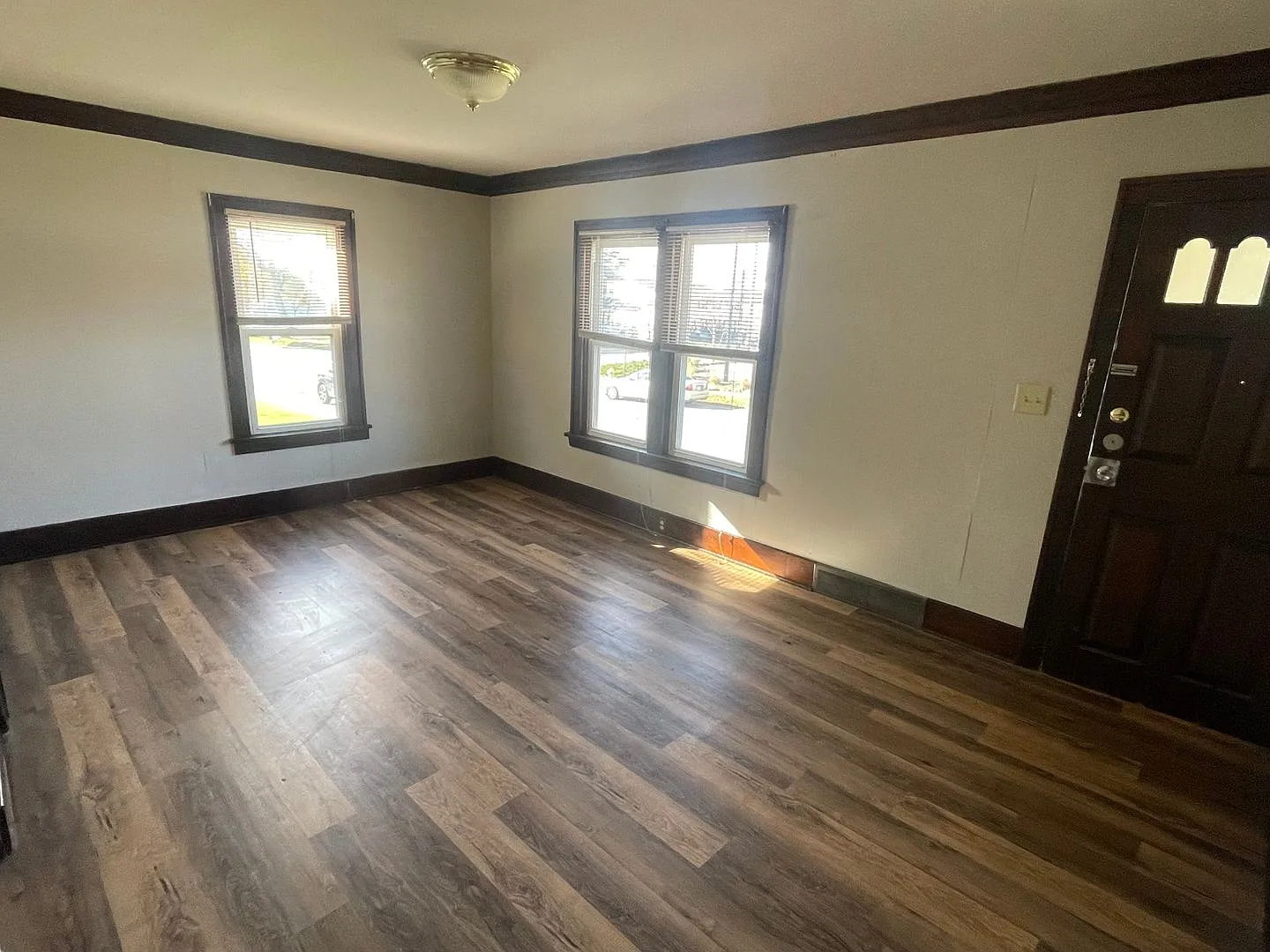 Dawes, 306-308 — Photo 3