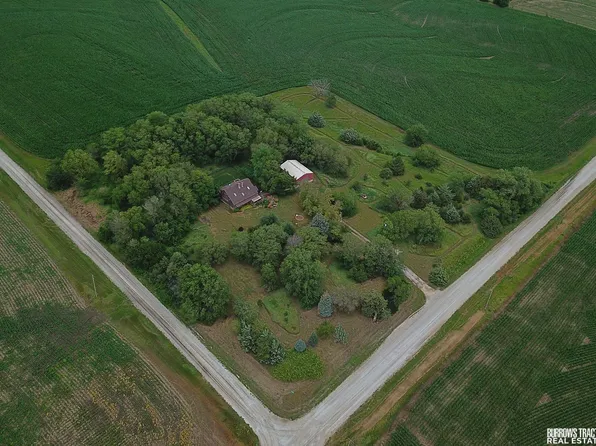 25108 Adams St, Elmwood, NE 68349