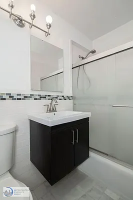 Rented by Metropolitan Property Group | media 17