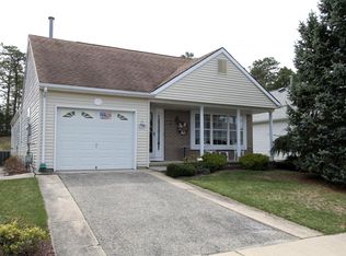 112 Canterbury Ln, Toms River, NJ 08757