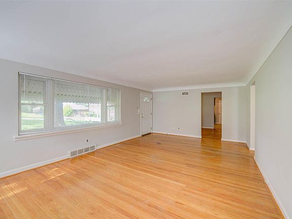 4th image of 151 Signal Hill Dr