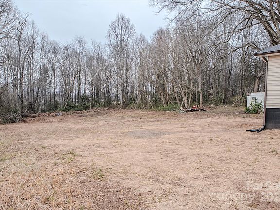 3rd image of 176 Gravel Hill Ct