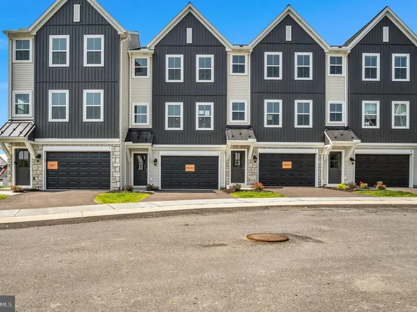 4 Morgan Cir #13-03, Carlisle, PA 17015