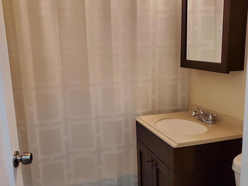 2nd image of 309 Washington Ave APT 6