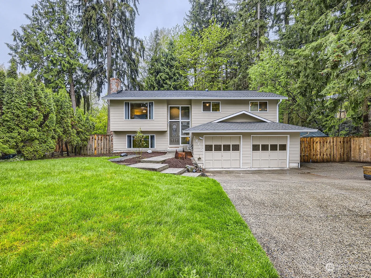 12715 NE 136th Street photo 1