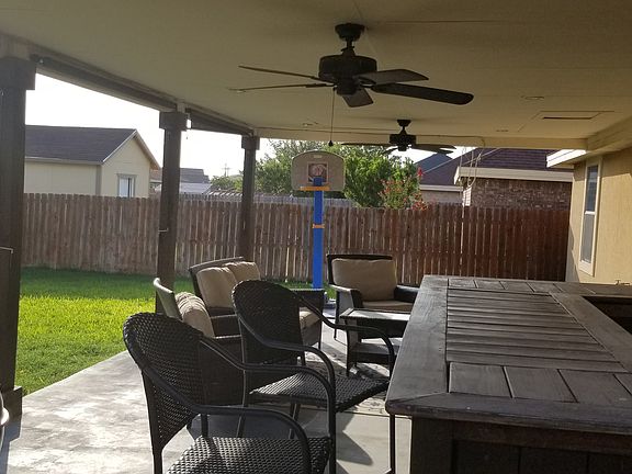 3rd image of 2277 Villa Cir