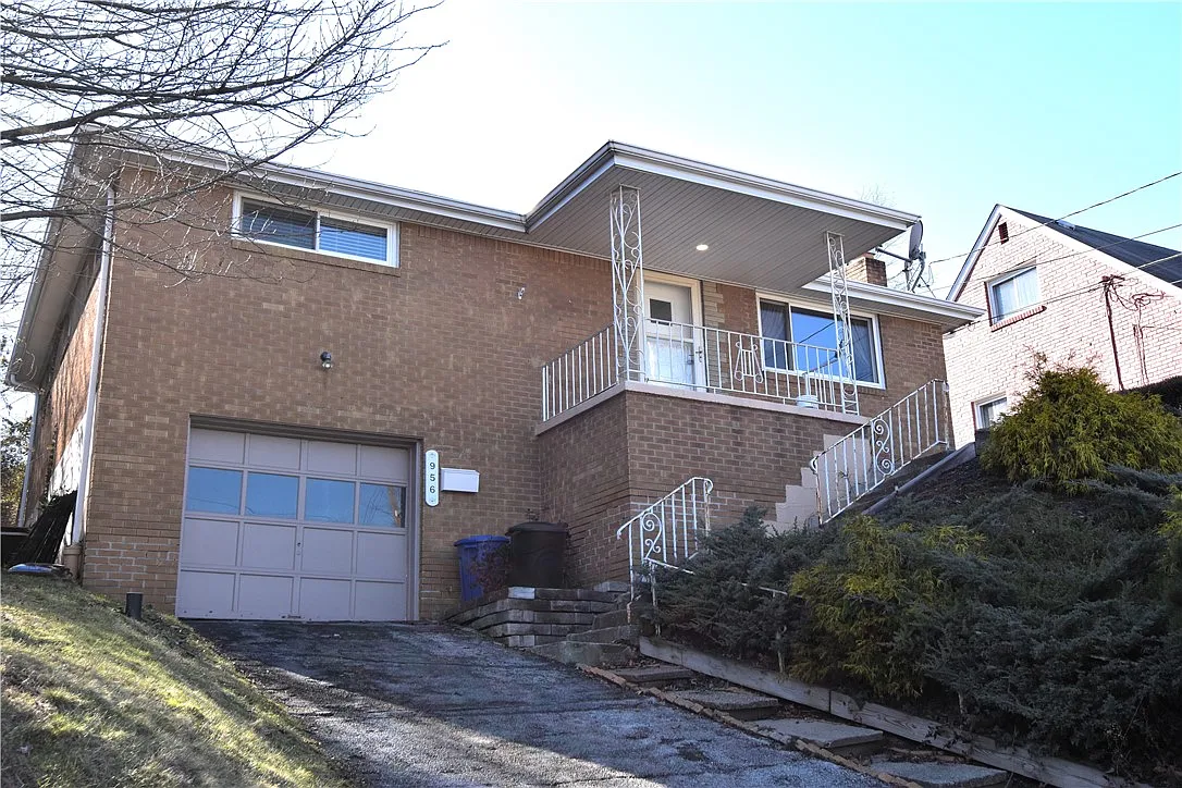 956 Goldenrod St photo 1