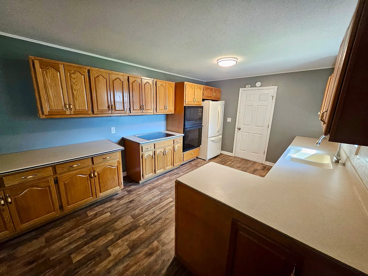 3 bed, 1656 sqft, $1,700 — Photo 4