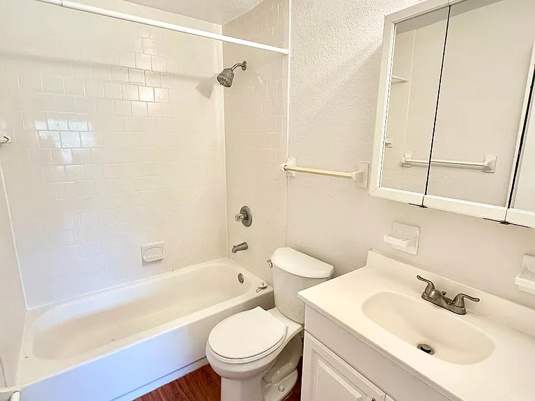 120 E Miller St — Photo 11