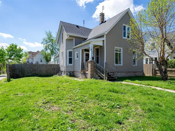 902 W Grove St, Bloomington, IL 61701