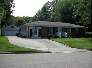 298 Sanlin Dr, Newport News, VA 23602