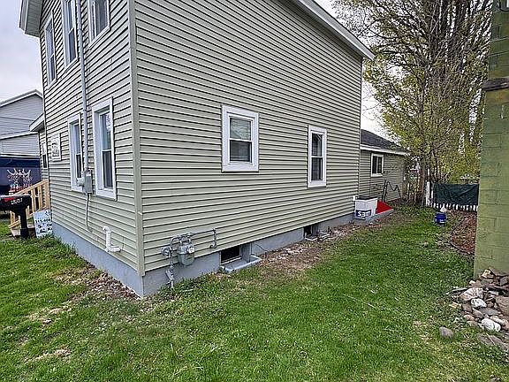 5th image of 608 Union St