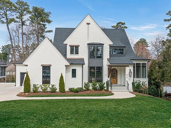 2nd image of 812 Manchester Dr