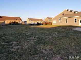 1509 Mackenzie St, Washington, IL 61571