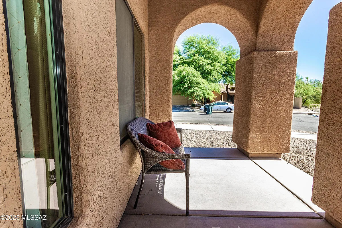 Building Photo - 4830 S Vallecano Dr
